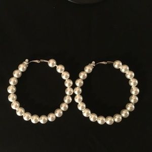 Pearl hoop pierced earrings